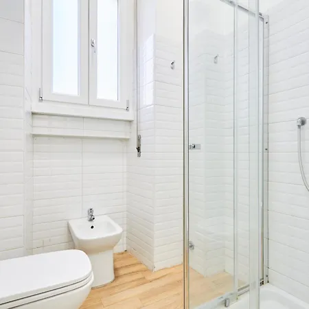 Spacious Flat Close To Fondazione Prada & Metro Apartment Milan