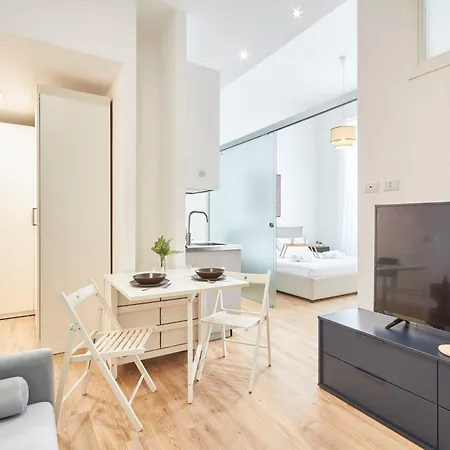 Spacious Flat Close To Fondazione Prada & Metro Apartment *