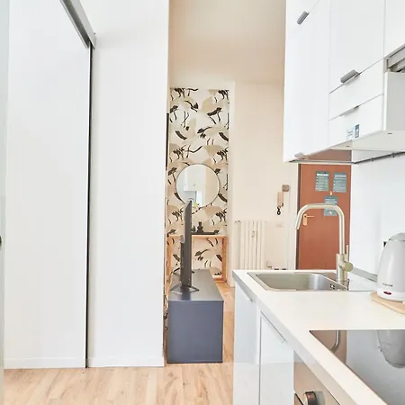 Spacious Flat Close To Fondazione Prada & Metro Apartment