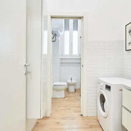 Spacious Flat Close To Fondazione Prada & Metro Apartment